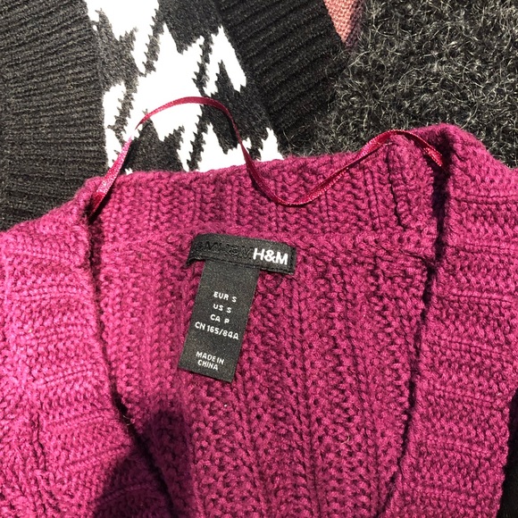 Bundle. Sweaters/ Jacket/Vest. ( 5 items - 50$). - Picture 5 of 7